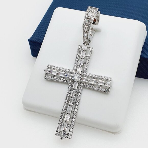 "925 Sterling Silver Plated CZ Pendant, INUS1BR190 - Picture 2 of 10